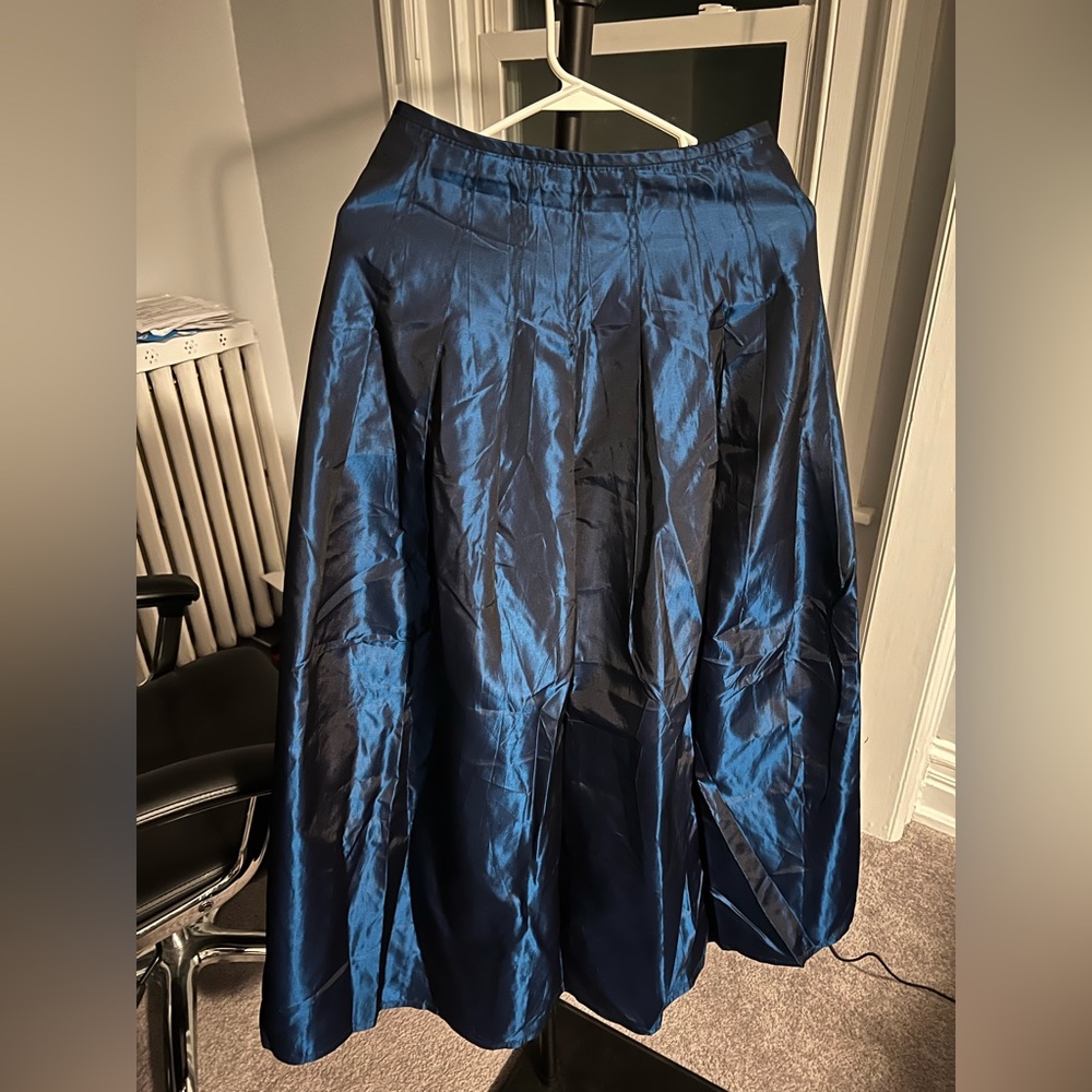 Mid Flare Skirt
